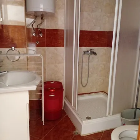 Imperial Club アパート *